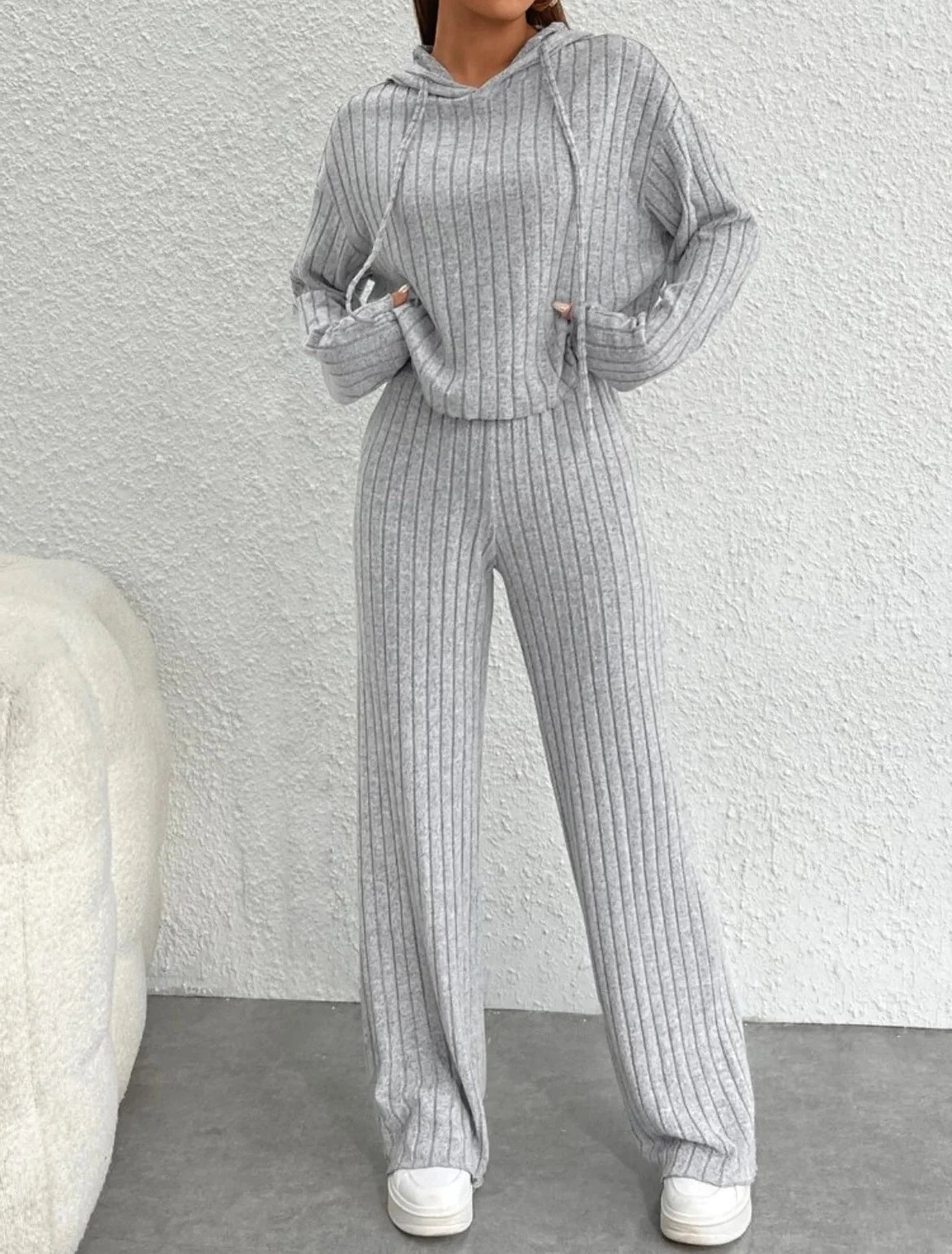 2024 New Arrival Wholesale Women's Long Sleeve Hooded Casual Long Pants Loungewear Set Daily Wear Fashion Ladies Clothes Sets